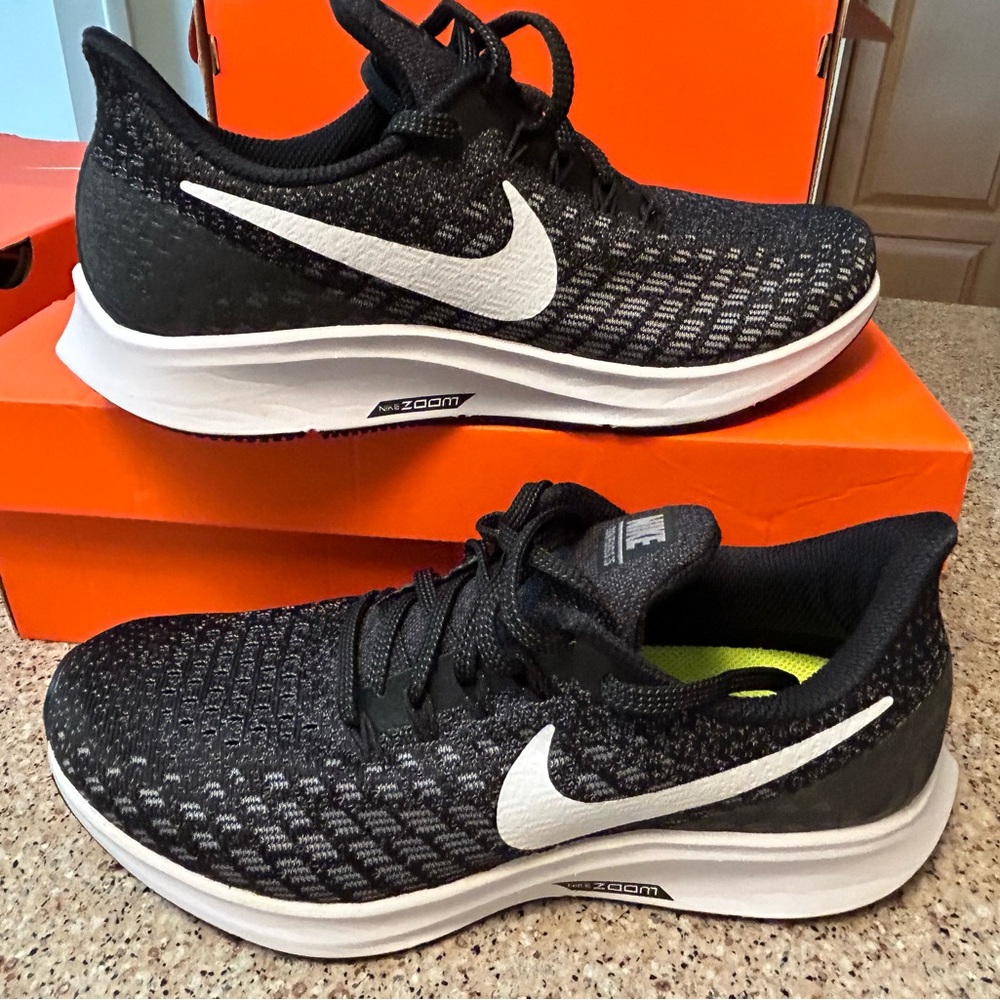 Nike Women’s Air Zoom Pegasus 35 Brand new! Boxed. Size 7.5